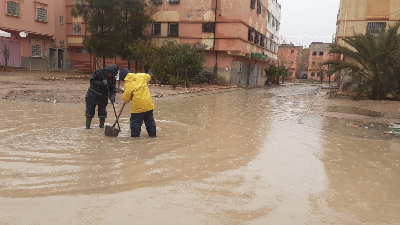 مجلس جماعة الرشيدية يتبرأ من مسؤولية اختلالات قنوات التطهير ويحملها لقطاع الماء