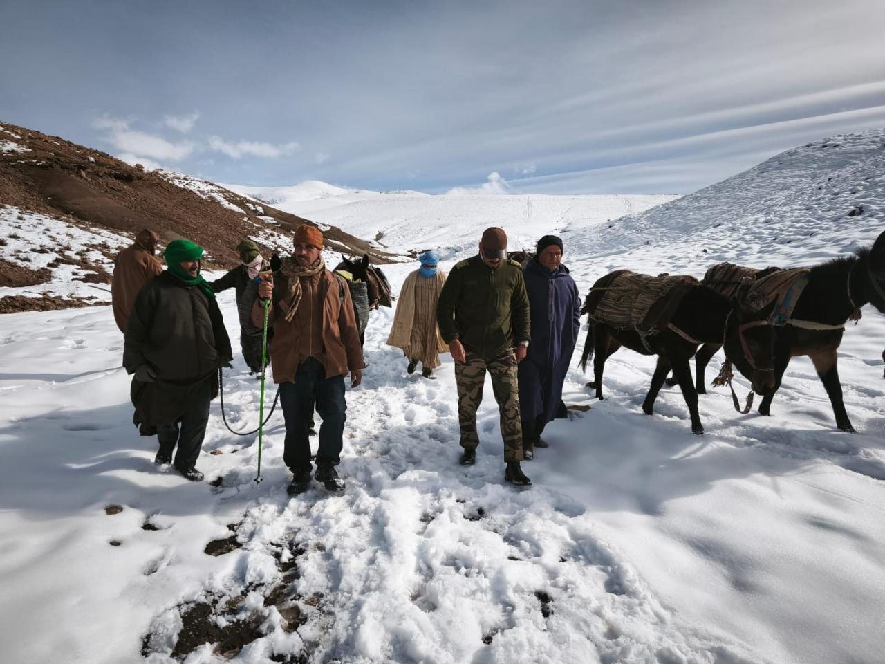 تنغير: تدخل السلطة المحلية لفتح الطريق وإنهاء معاناة الرحل العالقين بمنطقة الكوري بالجماعة الترابية امسمرير