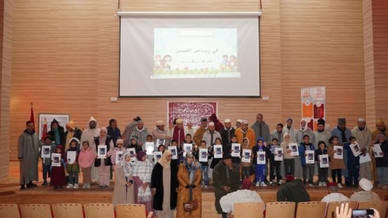 تنغير: مؤسسة محمد السادس للنهوض بالاعمال الاجتماعية تمنح لوحات إلكترونية لدعم تمدرس أبناء القيمين الدينيين في إطار مواكبة التحول الرقمي