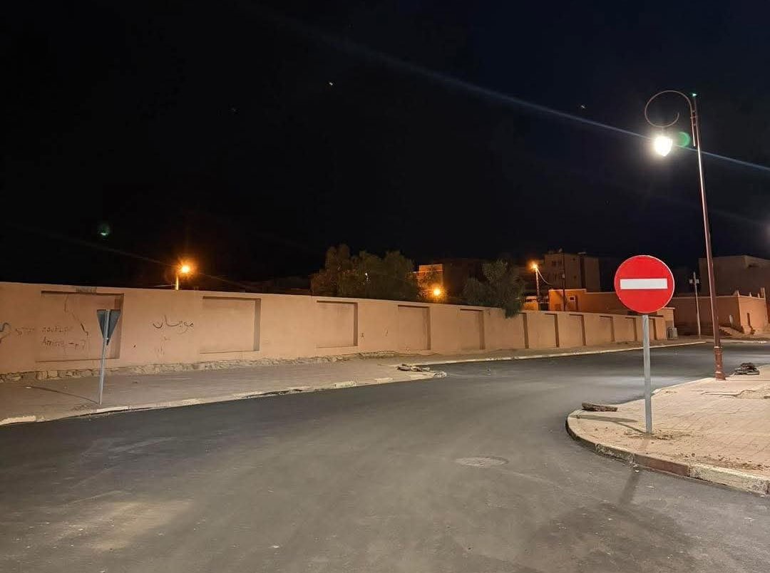 تنغير: شارع بئر انزران يتحول إلى اتجاه واحد وسط جدل محلي حول القرار