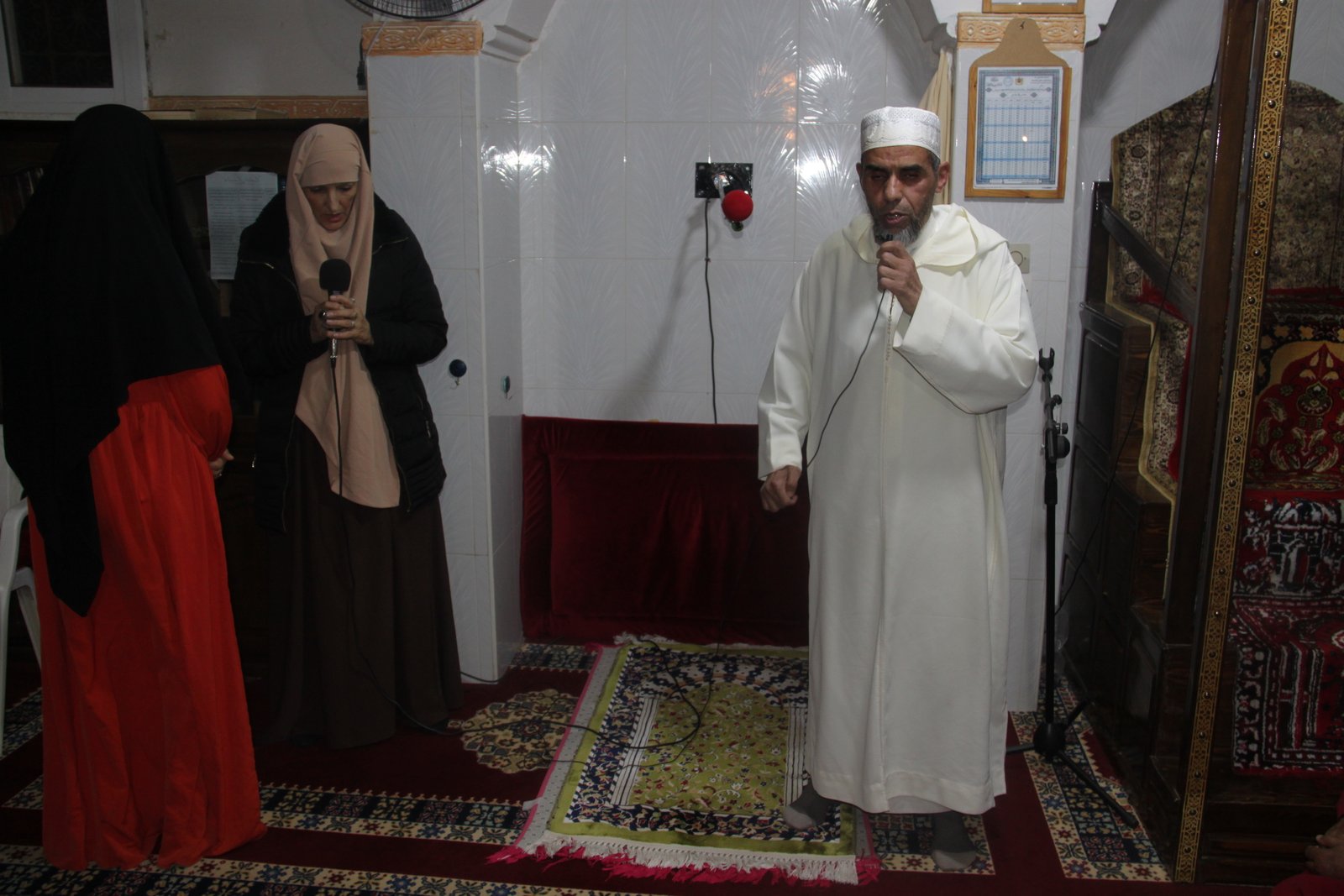 تنغير: سيدة فرنسية تعتنق الإسلام وسط أجواء روحانية مؤثرة